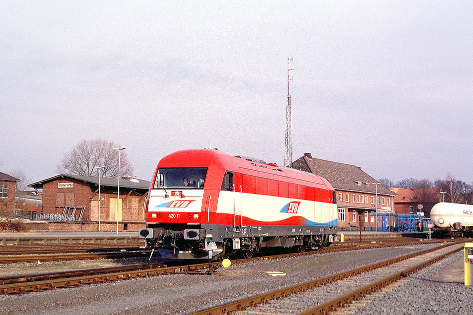 Der EVB Eurorunner im Bahnhof Bremervörde - 2021 war die Eurodual von Vossloh die neueste Lok bei der EVB so vergeht die Zeit