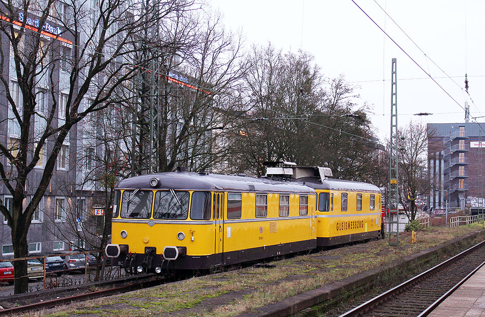 Die 725 002-0 und 726 002-9 im Bahnhof Hamburg-Altona
