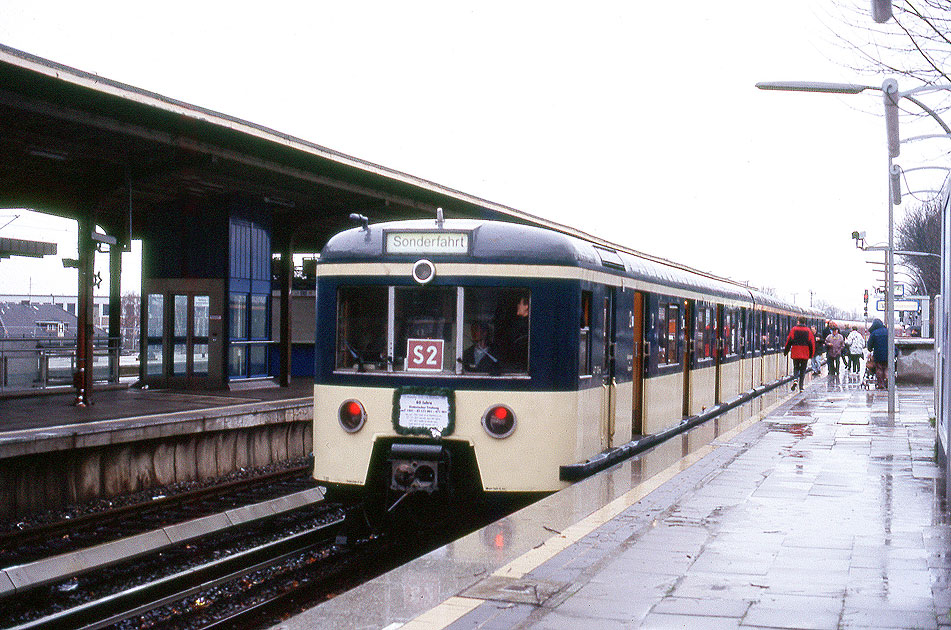 Der 471 001 im Bahnhof Hamburg-Bergedorf