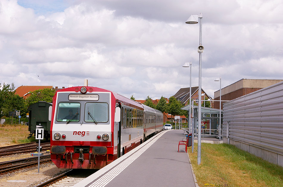 Der Bahnhof Niebüll NEG mit dem T4 der NEG