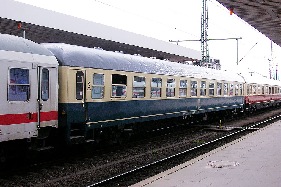 Ein Bm 235 im Bahnhof Hamburg-Altona