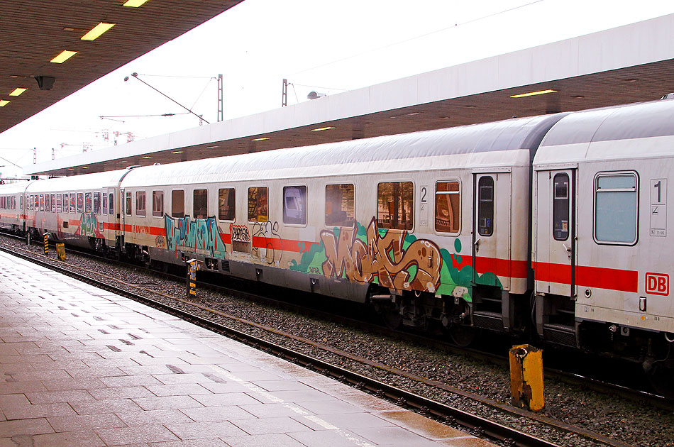 Ein ABvmz 111.2 im Bahnhof Hamburg-Altona