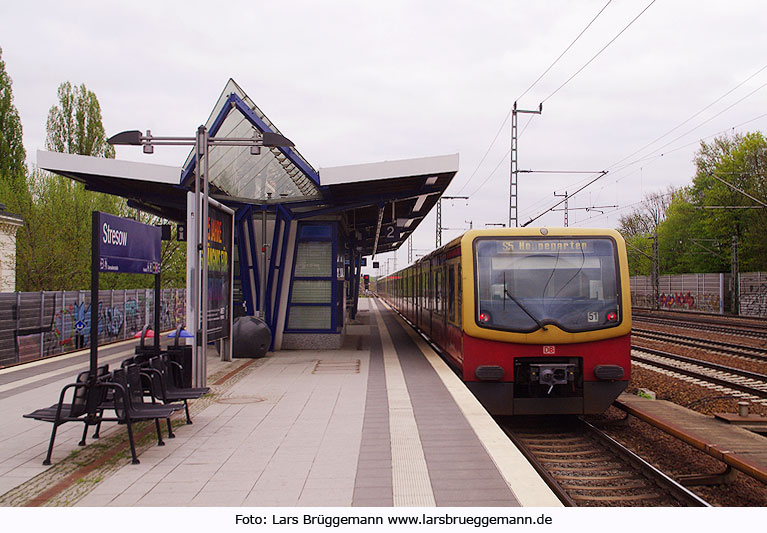 Der S-Bahn Bahnhof Stresow in Berlin