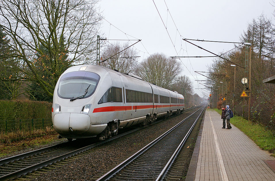 Diesel ICE der Baureihe 605 im Bahnhof Prisdorf