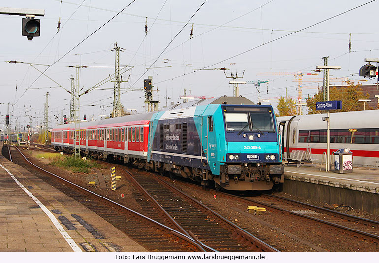 Die Traxx Diesellok 245 208 in Hamburg-Altona