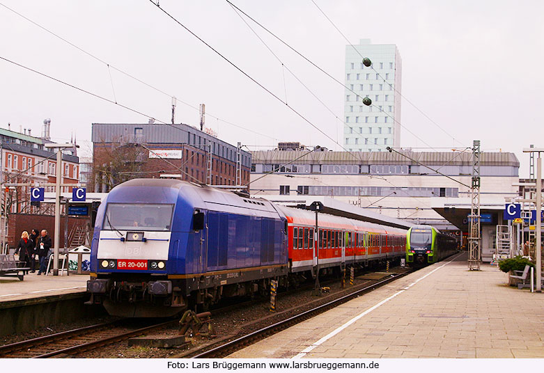 Eilzug von Hamburg-Altona nach Westerland im Bahnhof Hamburg-Altona
