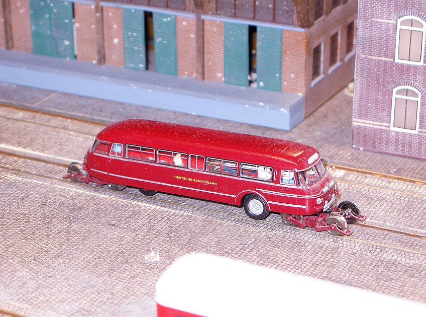 Der Brekina Schi-Stra-Bus NWF BS 300 im Hamburger Miniatur Wunderland