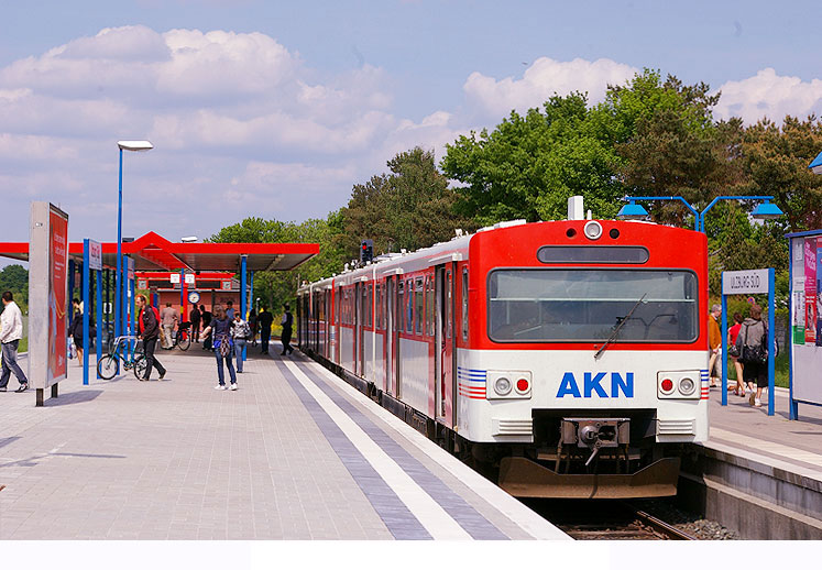 AKN Umsteigebahnhof Ulzburg Süd