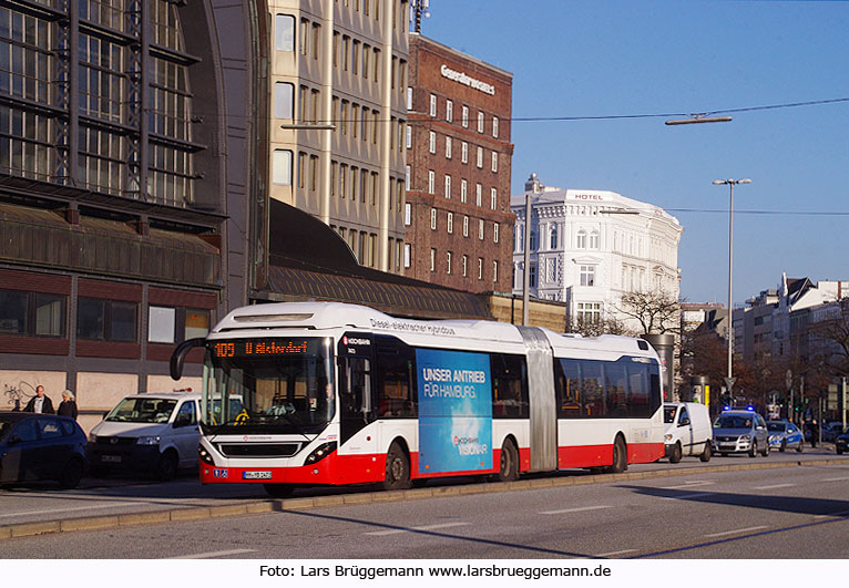 Hochbahn Volvo Hybridbus auf der Buslinie 109 in Hamburg