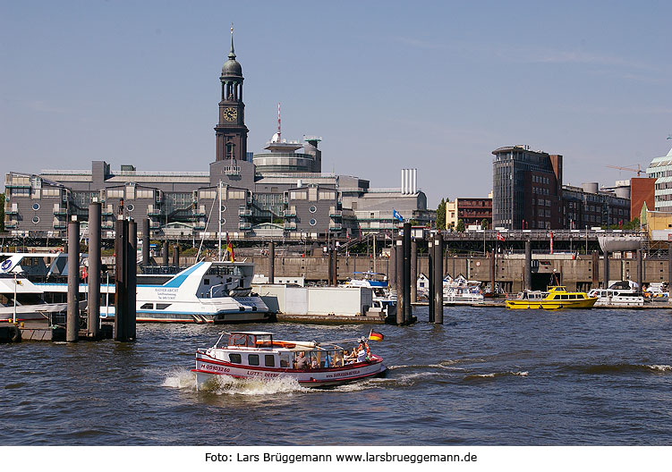 Hafenrundfahrt mit der Barkasse in Hamburg