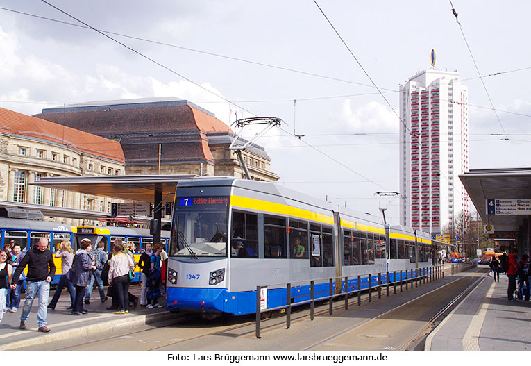 Die Straßenbahn in Leipzig ein Leoliner vom Typ NGTW6L