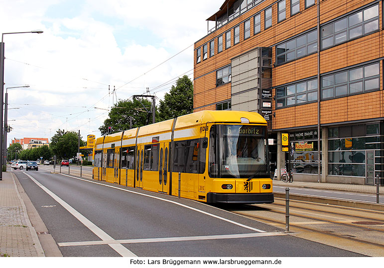 Die Haltestelle Wernerstraße der Straßenbahn in Dresden