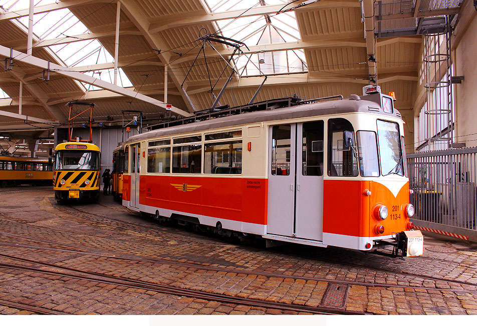 Arbeitswagen 201 113-4 der Straßenbahn in Dresden im Betriebshof Waltherstraße