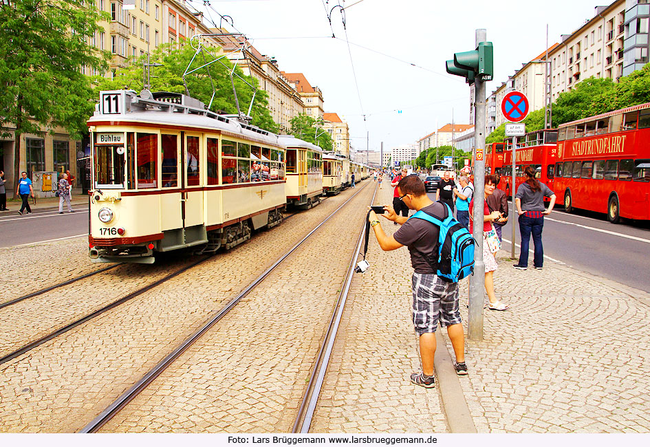Die Straßenbahn in Dresden - der Große Hecht - in der Wilsdruffer Straße nahe dem Pirnaischen Platz