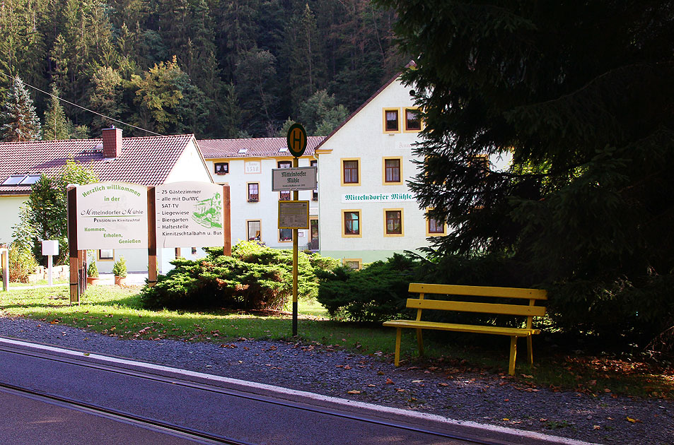 Die Haltestelle Mittelndorfer Mühle der Kirnitzschtalbahn