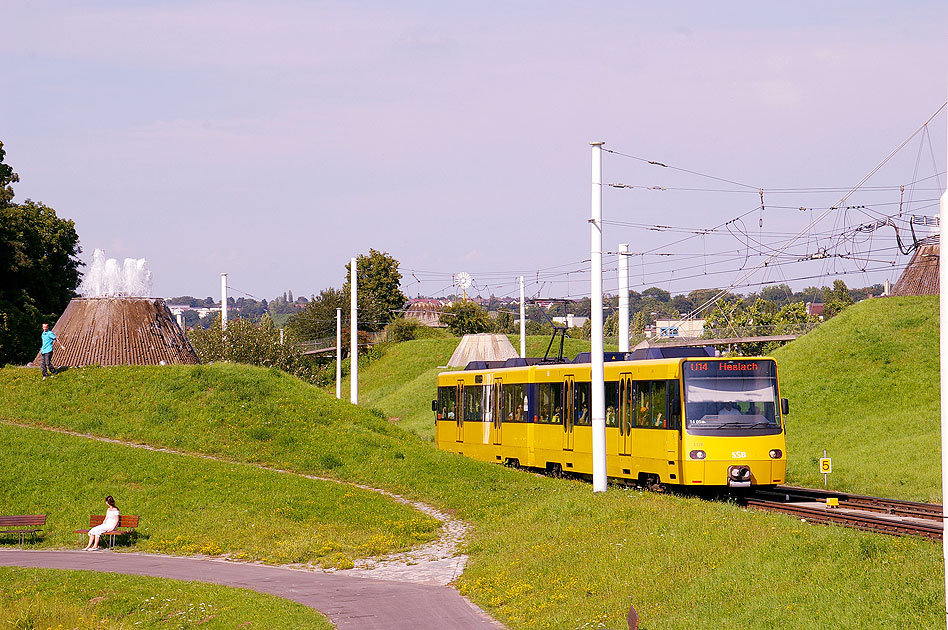 Die Straßenbahn / Stadtbahn in Stuttgart - Der S-DT8 - Haltestelle Mineralbäder