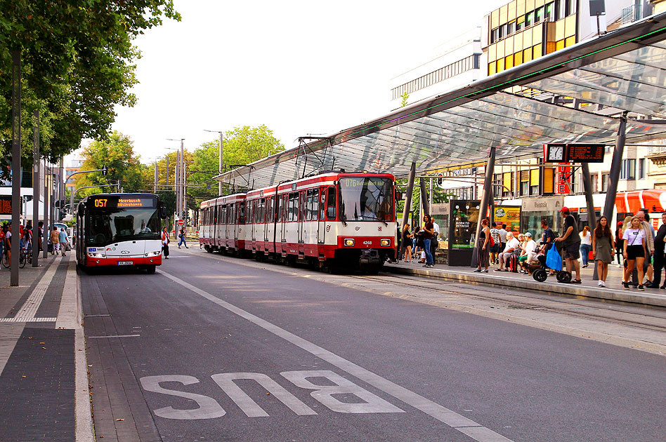 Die Straßenbahn in Krefeld - U-Bahn Düsseldorf - Haltestelle Rheinstraße
