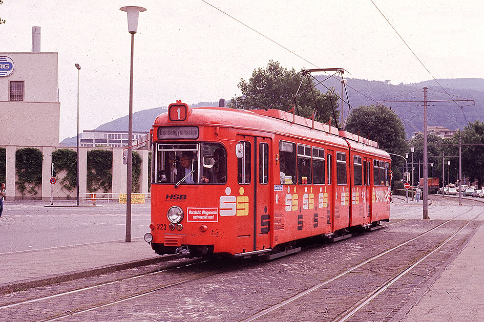 Die Straßenbahn in Heidelberg am Hauptbahnhof