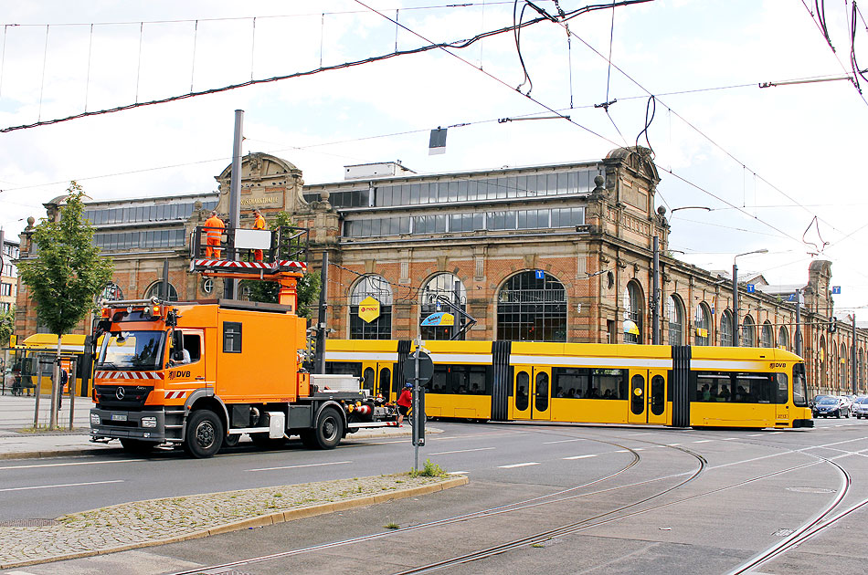 Fahrleitungswagen der Straßenbahn in Dresden