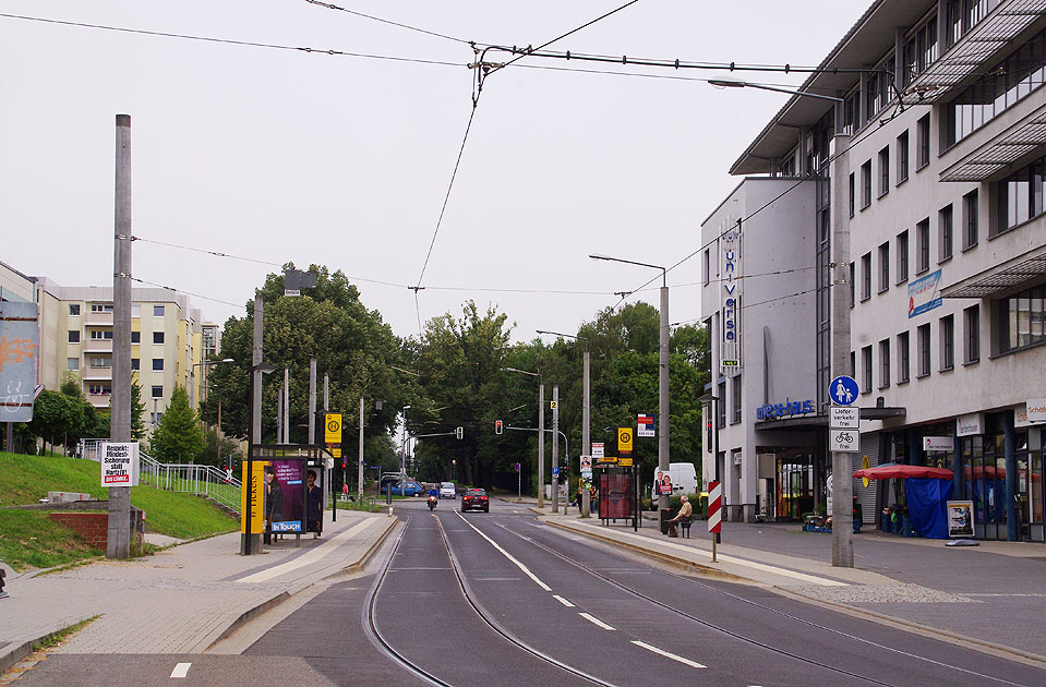 Die Haltestelle Räcknitzhöhe der Straßenbahn in Dresden