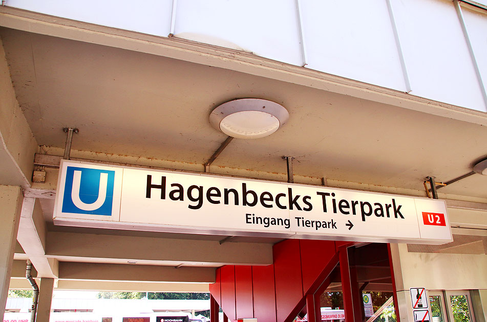 Ein Bahnhofsschild vom Bahnhof Hagenbecks Tierpark der Hamburger U-Bahn