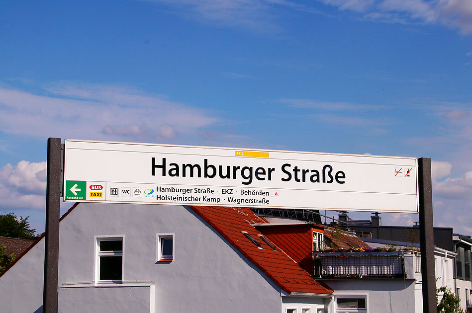 Ein Bahnhofsschild vom Bahnhof Hamburger Straße der Hamburger U-Bahn