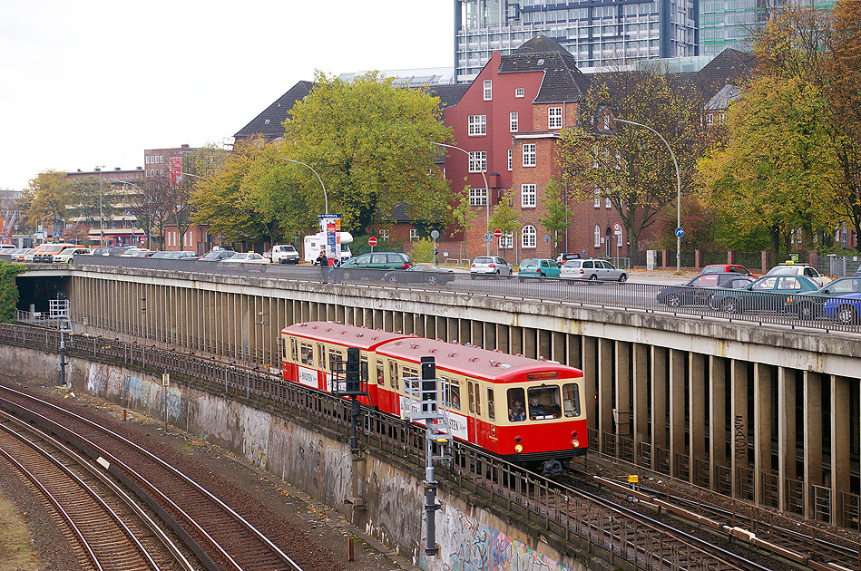 Der Hochbahn Hanseat Partywagen im Einsatz zum Verkehrshistorischen Tag in Hamburg