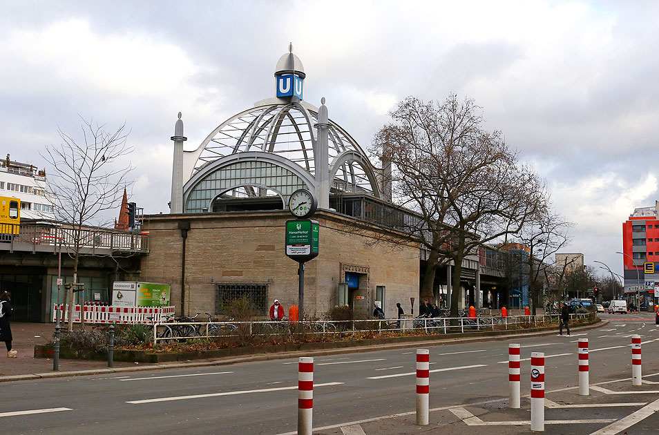 Der U-Bahnhof Nollendorfplatz in Berlin