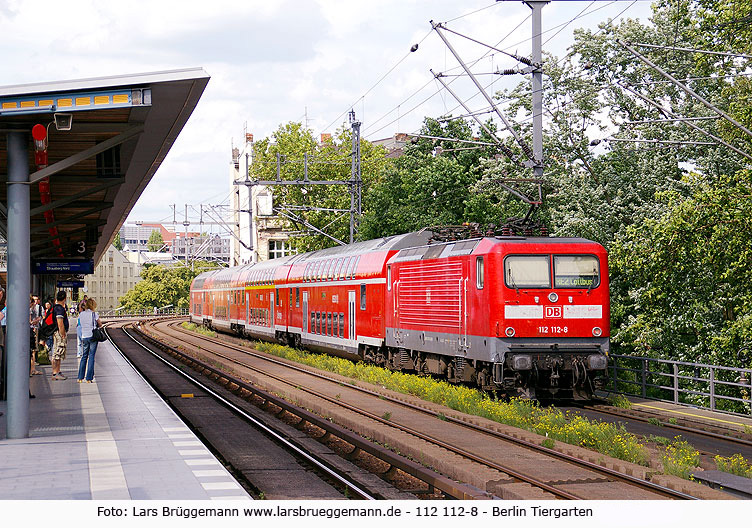 Die DB Baureihe 112 in Berlin am Bahnhof Tiergarten