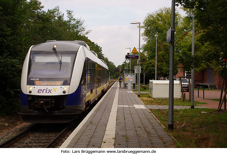 Ein Erixx Triebwagen im Bahnhof Holm-Seppensen