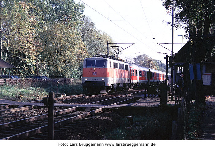 DB Baureihe 111 - RE Hamburg - Kiel - in Prisdorf