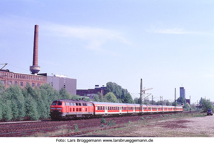 DB Baureihe 218 auf der Unterelbebahn in Hamburg-Harburg