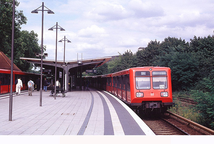 Berlin Bahnhof Sonnenallee - DB Baureihe 485