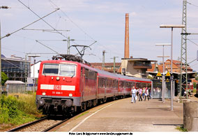 Foto DB Baureihe 111 - Lok 111 088 im Bahnhof Schorndorf
