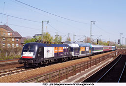ES 64 U2-026 mit HKX am Bahnhof Hamburg-Veddel