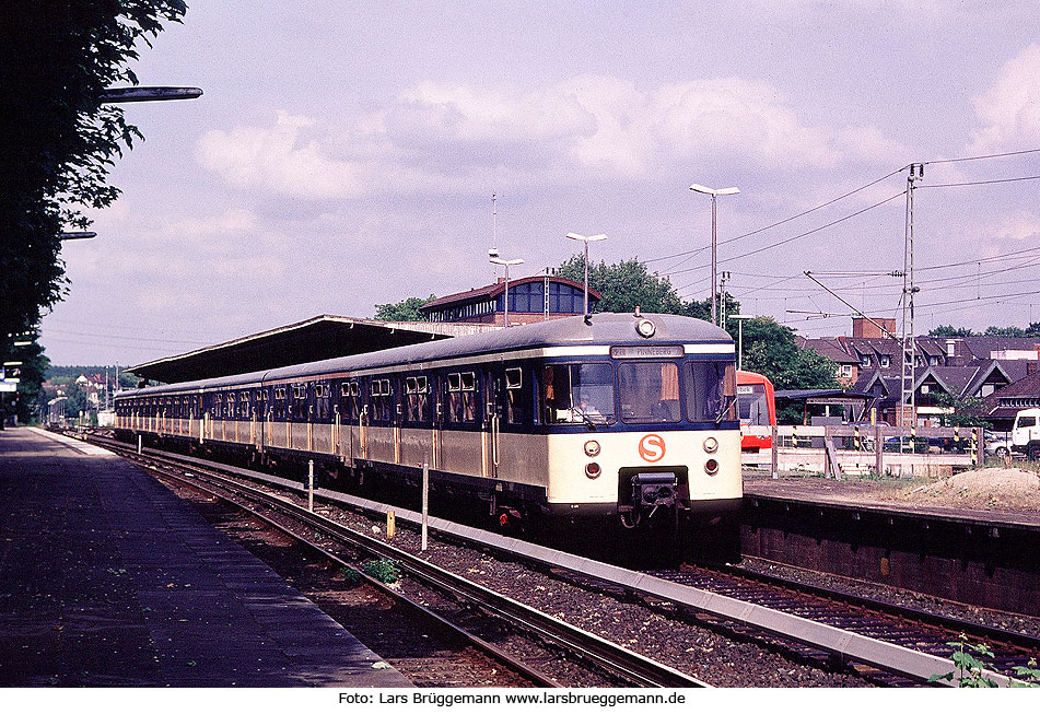 Eine S-Bahn der Baureihe 470 in Hamburg-Bergedorf