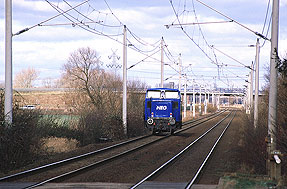 Die NEG Lok 01 im Bahnhof Krempe auf der Fahrt von Niebüll nach Uetersen