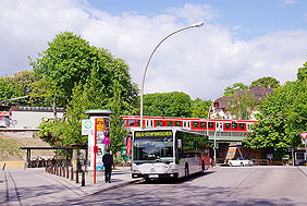 Ein PVG / VHH Bus an der Haltestelle Bahnhof Othmarschen