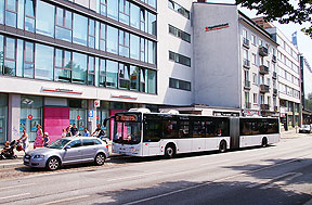 Der VHH Bus 1816 am Bahnhof Altona in Hamburg