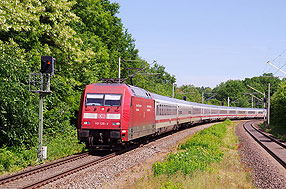 DB Baureihe 101 im Bahnhof Hittfeld