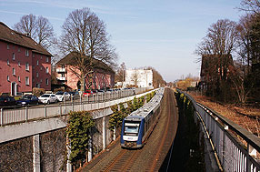 Zwei AKN Lint Triebwagen am Bahnhof Eidelstedt Zentrum und Eidelstedt Ost