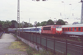 Die 103 231-7 auf der Lombardsbrücke  in Hamburg