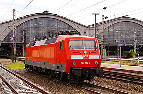 Die 120 102-9 in Leipzig Hbf