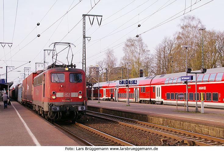 DB Baureihe 140 im Bahnhof Leer in Ostfriesland