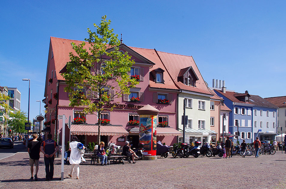 Der Bodanplatz mit dem Hotel Goldener Sternen in Konstanz am Bodensee