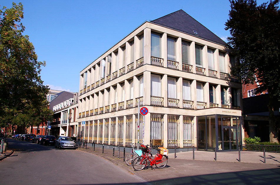 Das Bankhaus Lampe in Münster an der Ecke Domplatz / Michaelisplatz