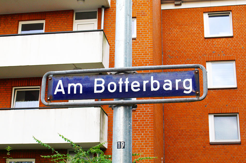 Ein Straßenschild der Straße Am Botterbarg in Hamburg-Iserbrook