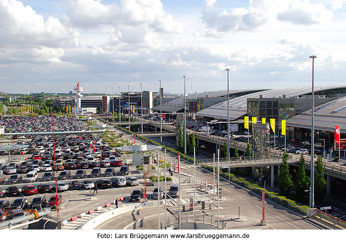 Der Hamburger Flughafen mit dem Namen Helmut Schmidt