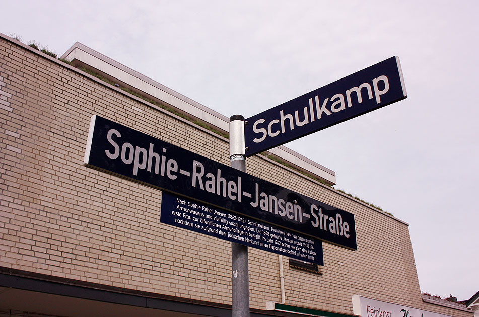 Straßenschilder Schulkamp und Sophie-Rahel-Jansen-Straße in Nienstedten