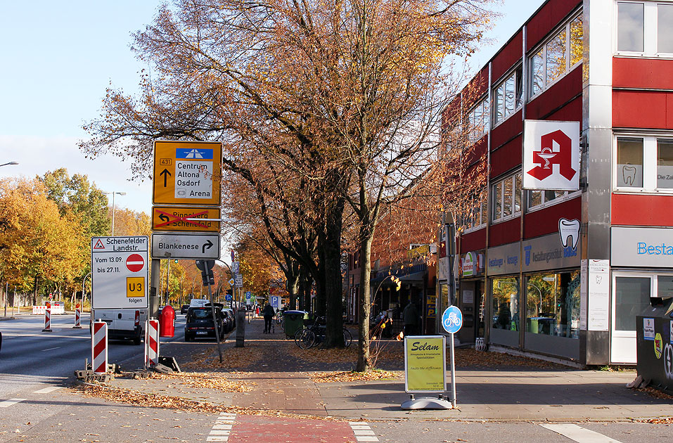 Die Ecke Sülldorfer Landstraße / Simrockstraße in Hamburg-Iserbrook